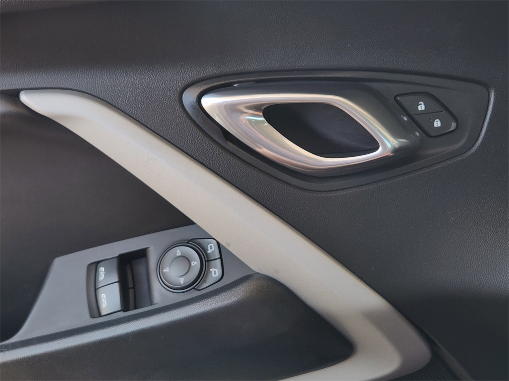 2020 Chevrolet Camaro 1LT photo 21