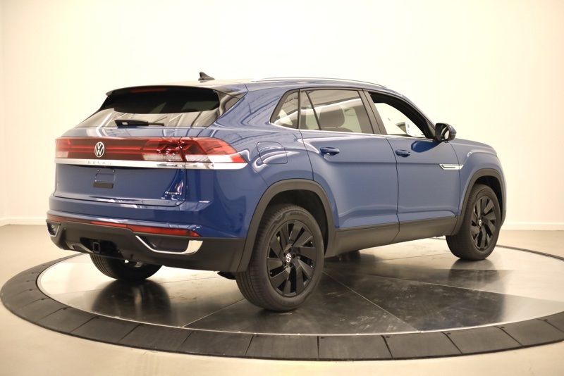 2026 Volkswagen Atlas Cross Sport SE Technology photo 2