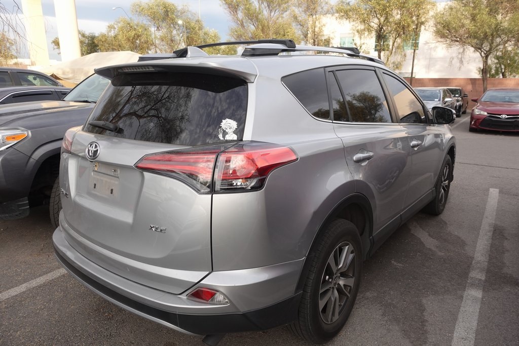 2018 Toyota RAV4 Adventure XLE photo 2