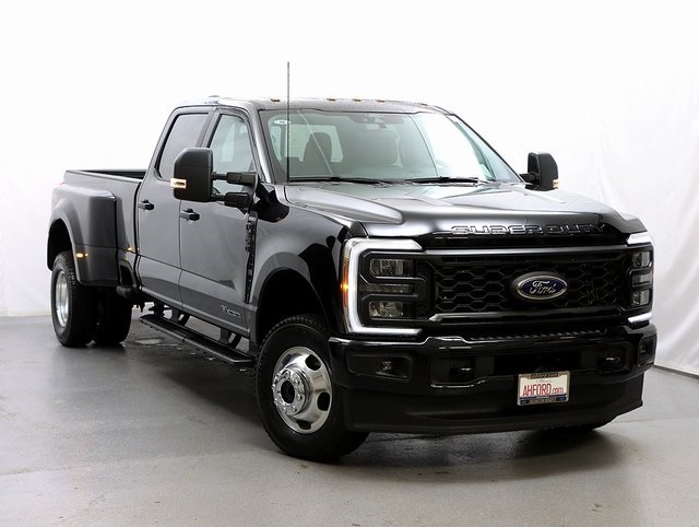 2026 Ford F-350 Super Duty XL's photo
