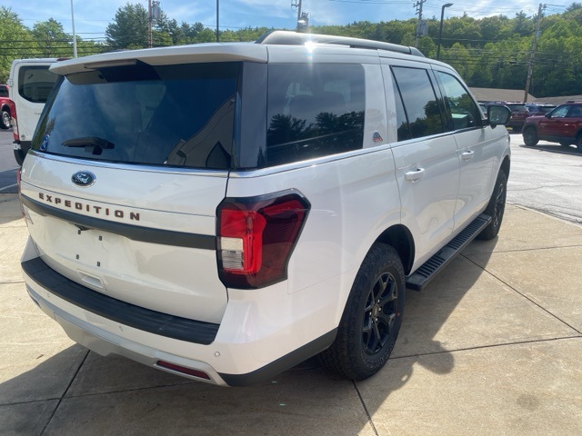 2024 Ford Expedition Timberline photo 2