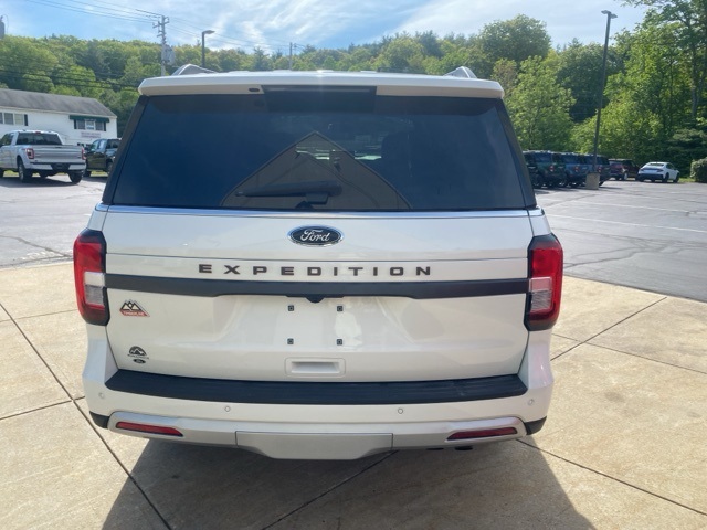2024 Ford Expedition Timberline photo 3