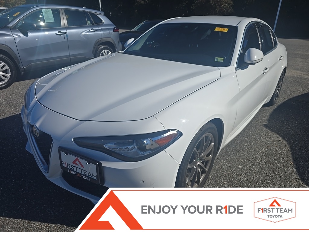 2020 Alfa Romeo Giulia Base Sedan RWD