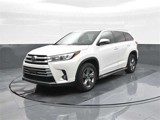 2019 Toyota Highlander Limited Platinum's photo