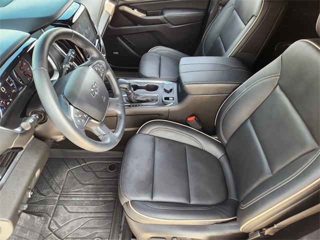 2023 Summit White Chevrolet Traverse Premier FWD SUV
