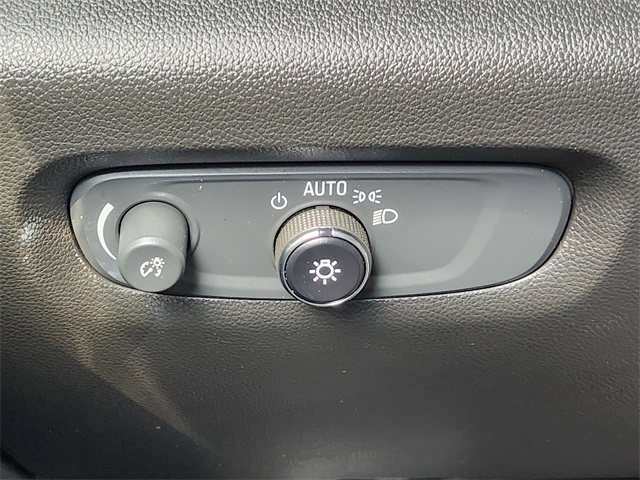 2023 Summit White Chevrolet Traverse Premier FWD SUV