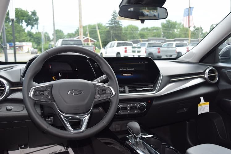 2025 Summit White Chevrolet Trax ACTIV FWD SUV