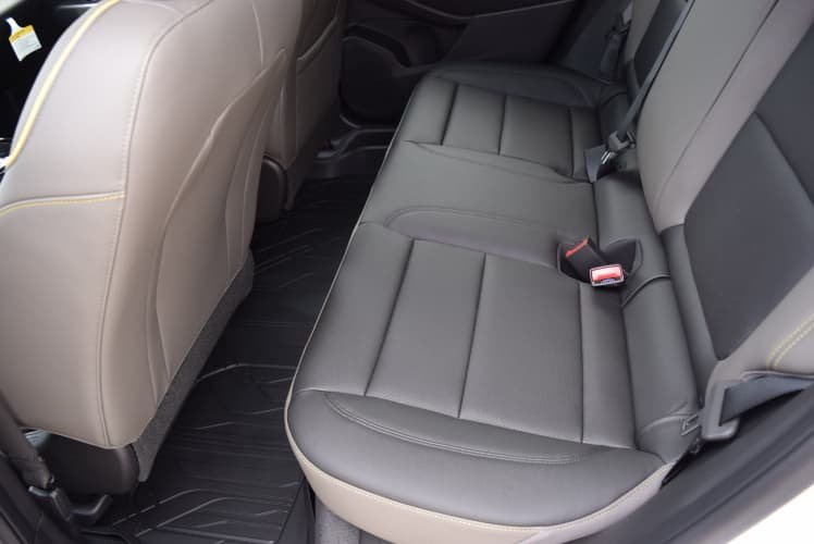 2025 Summit White Chevrolet Trax ACTIV FWD SUV