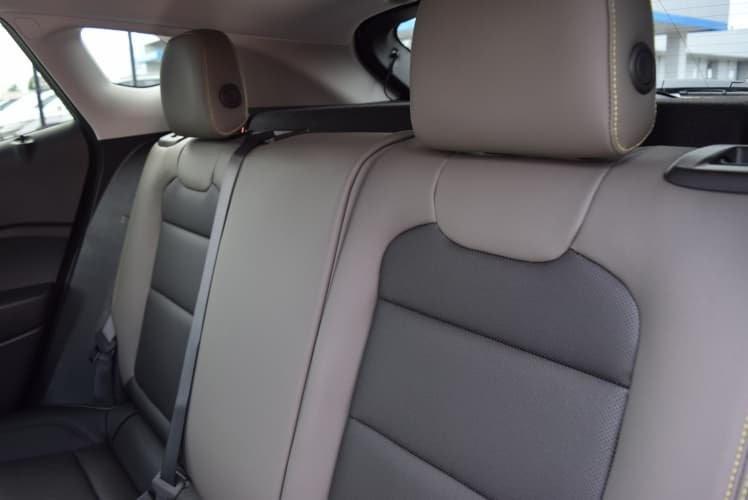 2025 Summit White Chevrolet Trax ACTIV FWD SUV
