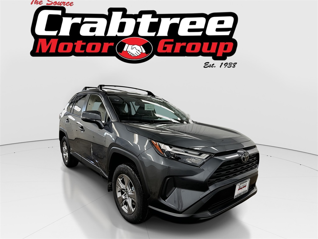 2025 Toyota RAV4 LE's photo