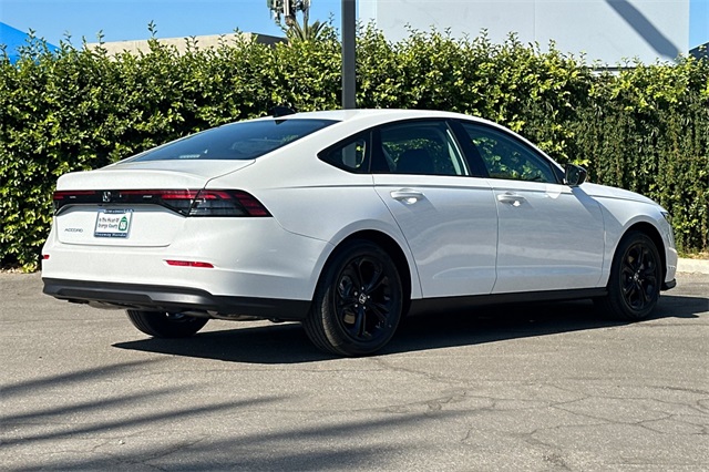 2025 Honda Accord SE photo 4