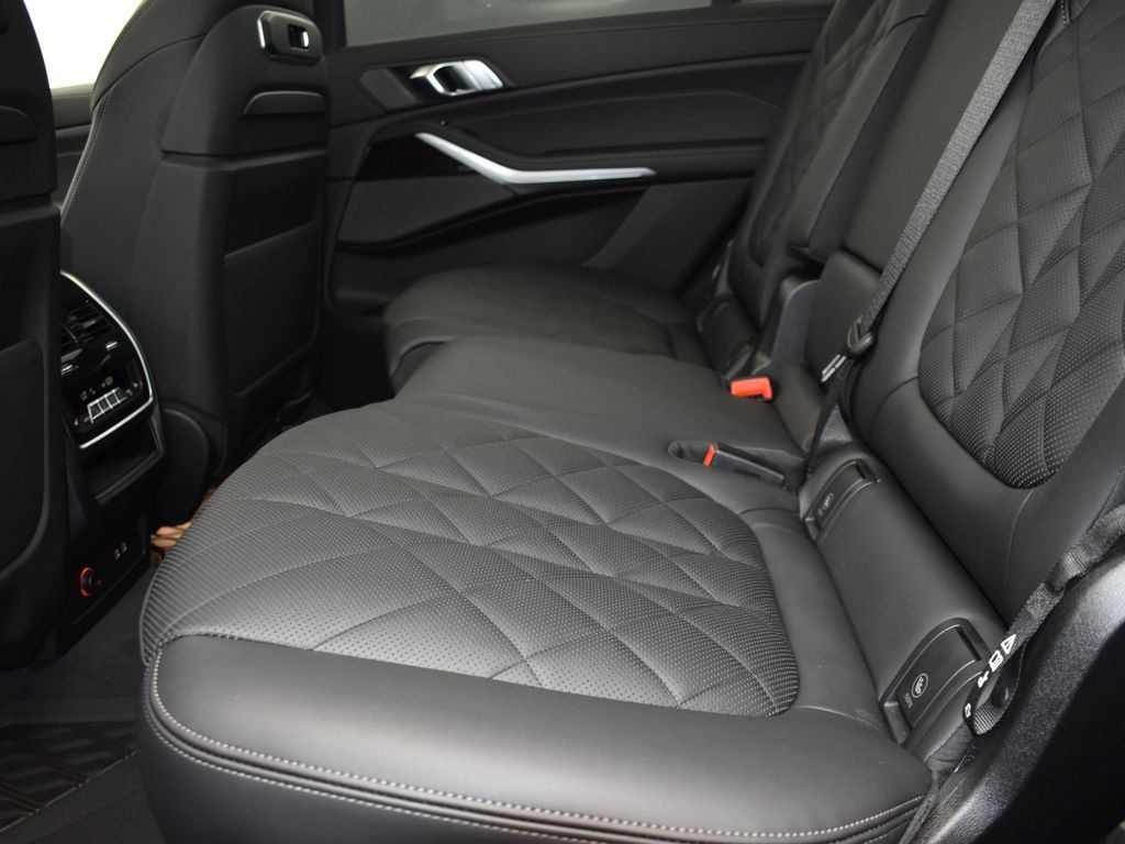 2026 Dravit Gray Metallic BMW X7 xDrive40i AWD SUV