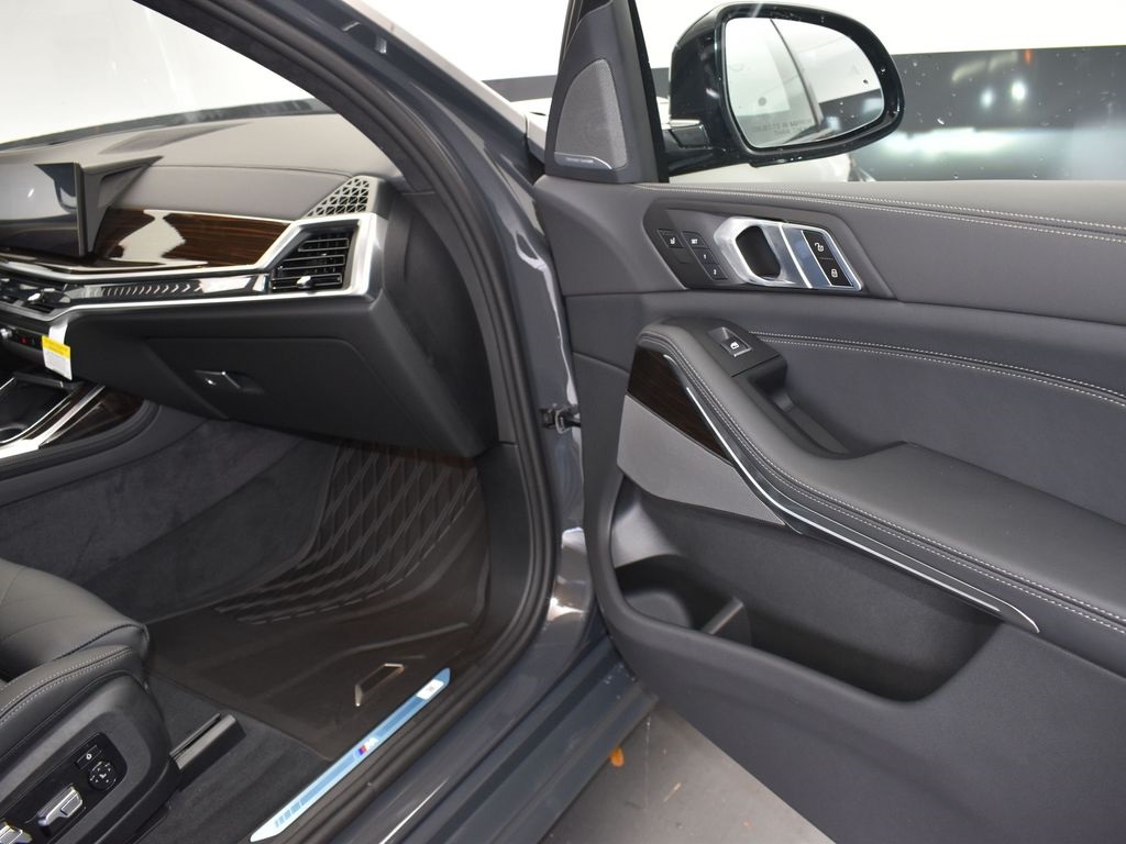 2026 Dravit Gray Metallic BMW X7 xDrive40i AWD SUV