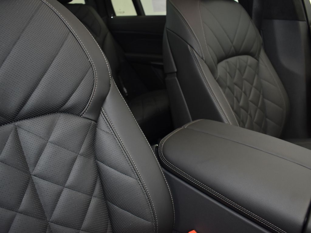 2026 Dravit Gray Metallic BMW X7 xDrive40i AWD SUV