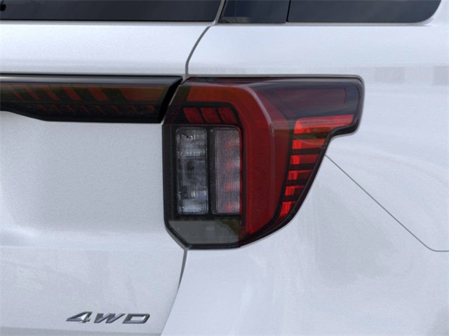 2025 Star White Metallic Tri-Coat Ford Explorer Platinum 4X4 SUV