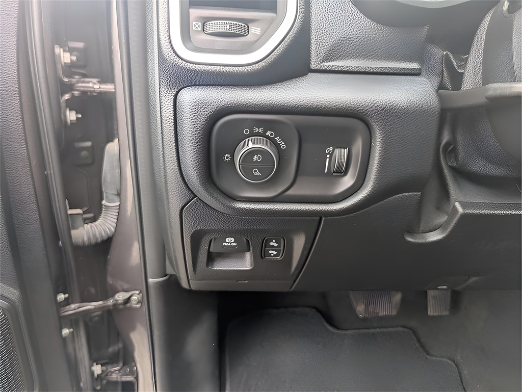 2021 Granite Crystal Metallic Clearcoat Ram 1500 Big Horn/Lone Star 4X4 Truck