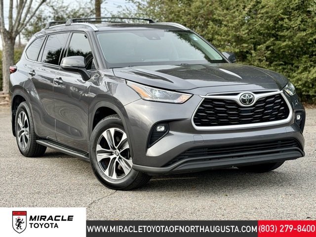 2021 Toyota Highlander XLE's photo