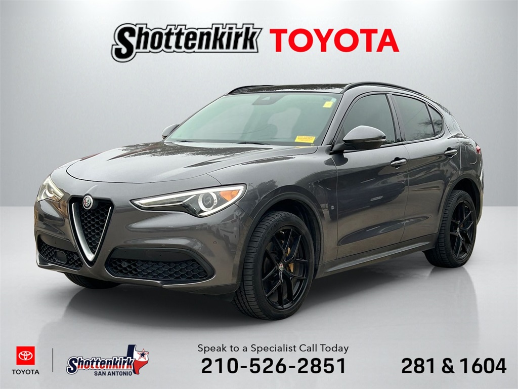 2018 Alfa Romeo Stelvio Sport's photo