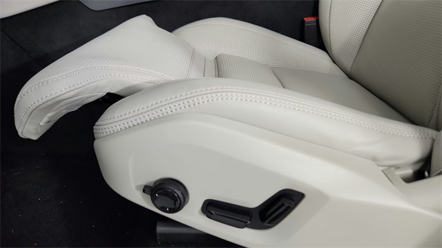 new 2026 Volvo XC90 Plug-In Hybrid car, priced at $85,690