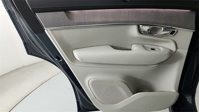 new 2026 Volvo XC90 Plug-In Hybrid car, priced at $85,690