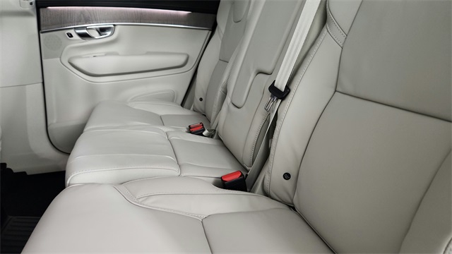 new 2026 Volvo XC90 Plug-In Hybrid car, priced at $85,690