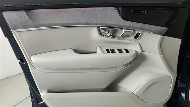 new 2026 Volvo XC90 Plug-In Hybrid car, priced at $85,690