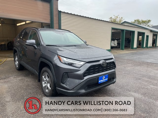 2023 Toyota RAV4 XLE's photo