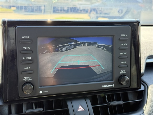 2022 Toyota RAV4 LE photo 21