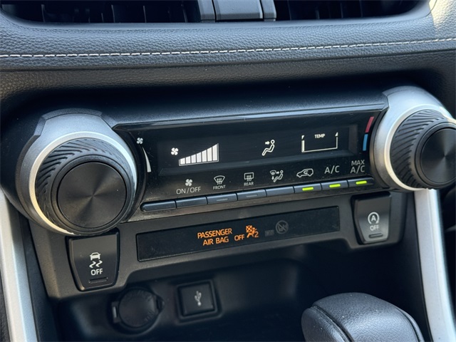 2022 Toyota RAV4 LE photo 23