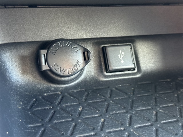 2022 Toyota RAV4 LE photo 24