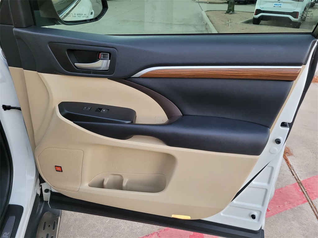 used 2019 Toyota Highlander car, priced at $19,500