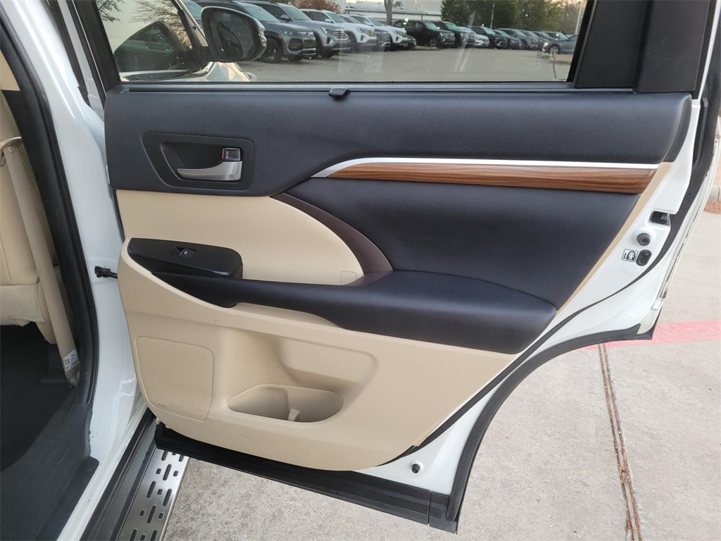 used 2019 Toyota Highlander car, priced at $19,500