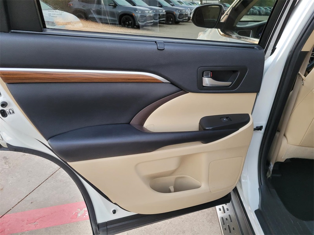 used 2019 Toyota Highlander car, priced at $19,500