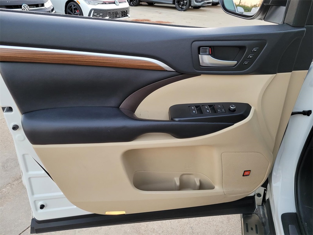 used 2019 Toyota Highlander car, priced at $19,500