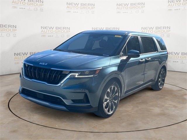 2024 Kia Carnival EX's photo