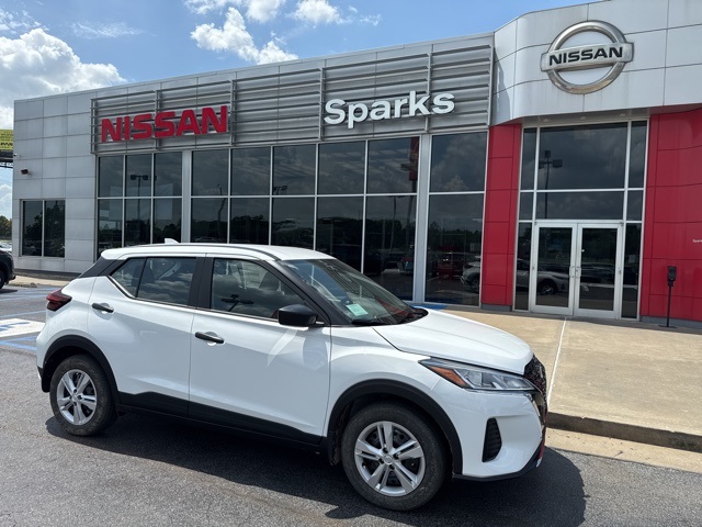 2025 Nissan KICKS PLAY Base