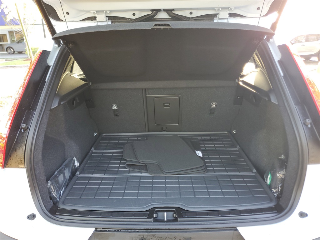 used 2024 Volvo XC40 car, priced at $27,495