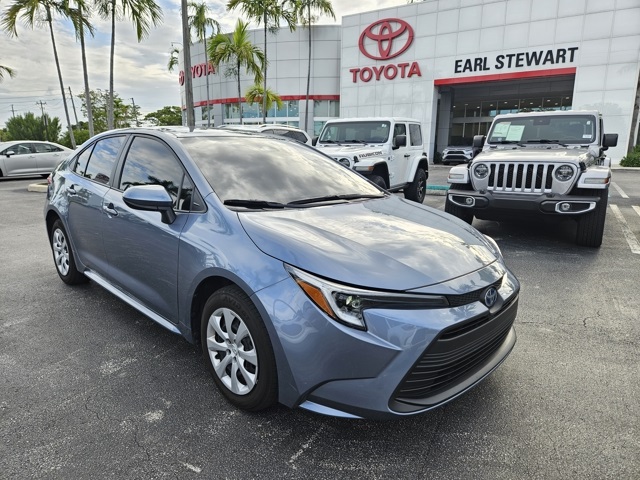 Used 2025 Toyota Corolla LE with VIN JTDBCMFE4S3069947 for sale in Northfield, Minnesota