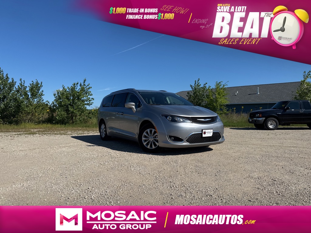 Used 2018 Chrysler Pacifica Touring L Vans