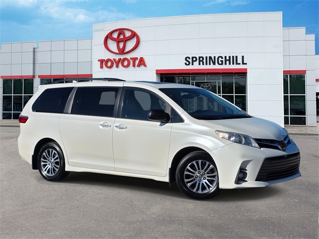 2019 Toyota Sienna XLE