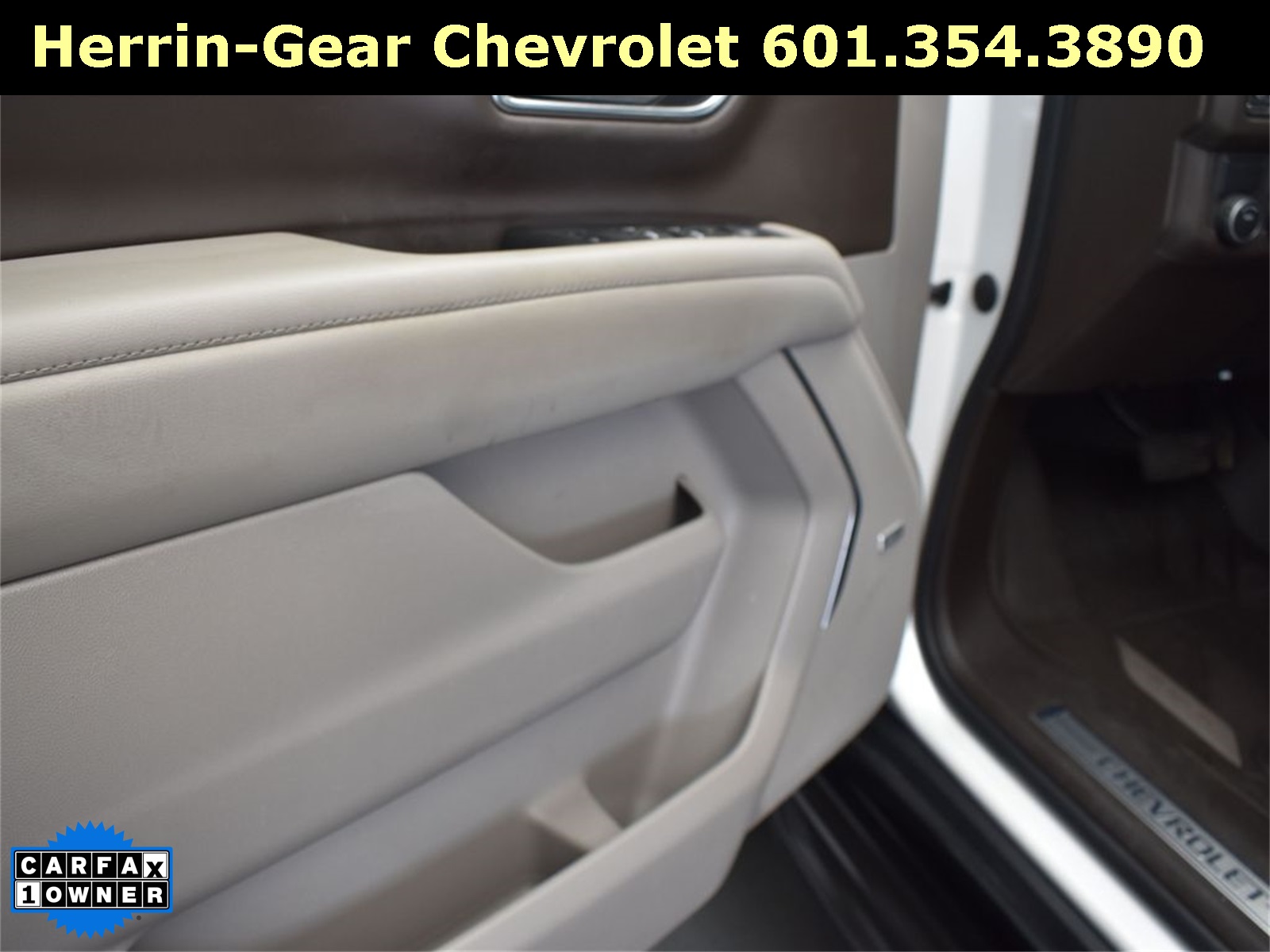 2022 Iridescent Pearl Tricoat Chevrolet Suburban LT RWD SUV