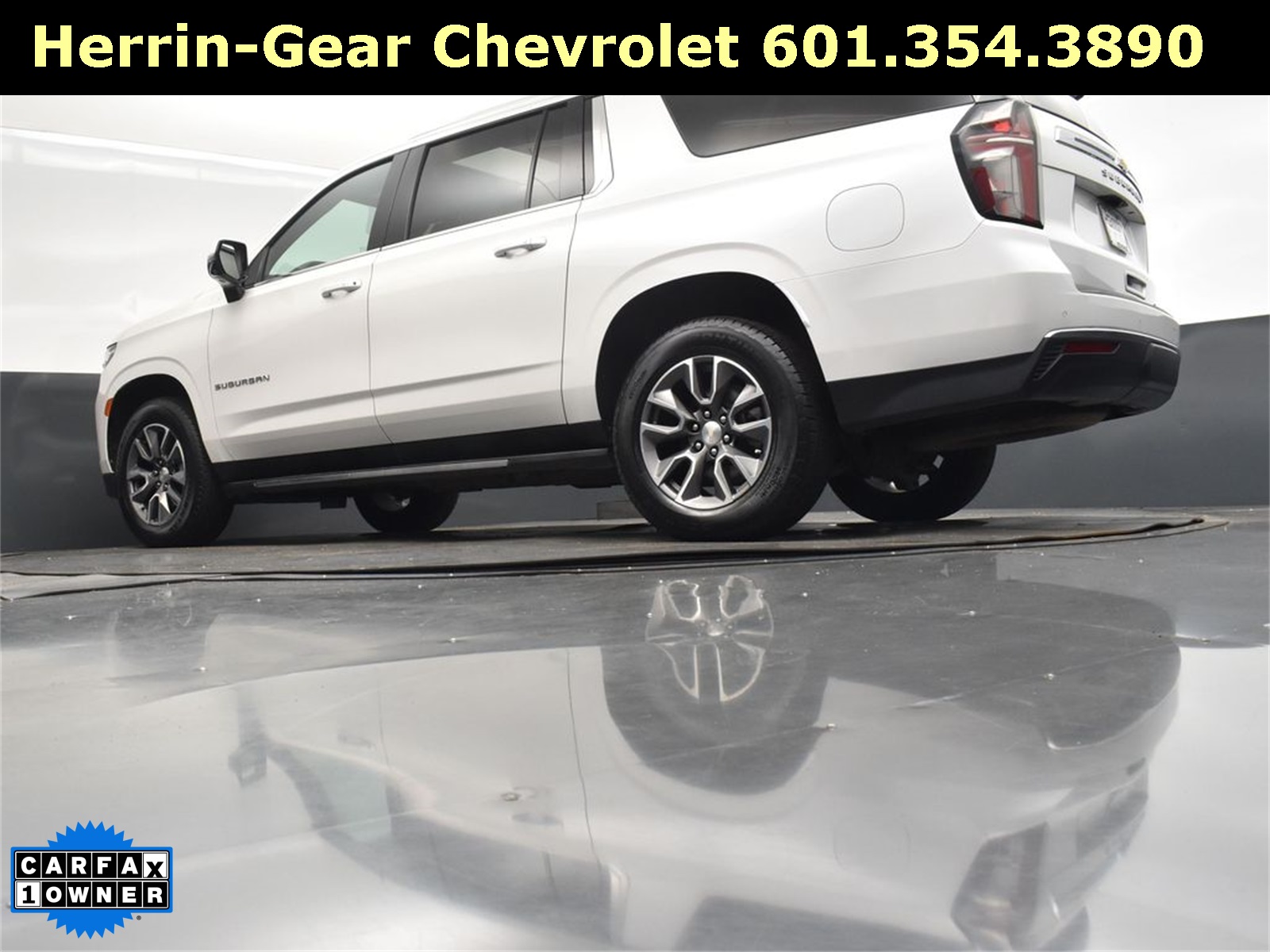 2022 Iridescent Pearl Tricoat Chevrolet Suburban LT RWD SUV