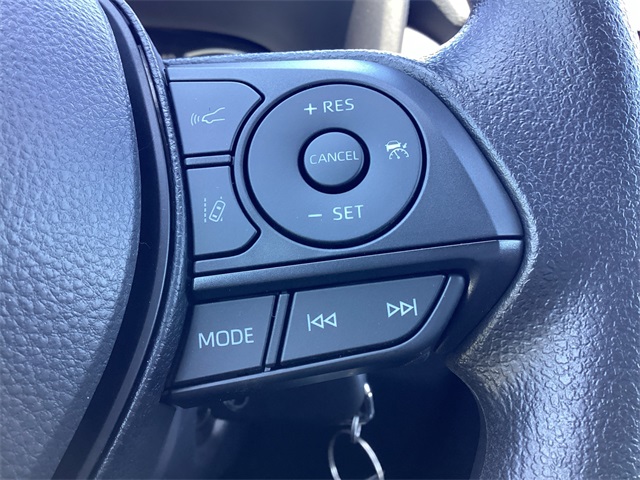 2025 Toyota RAV4 LE photo 18