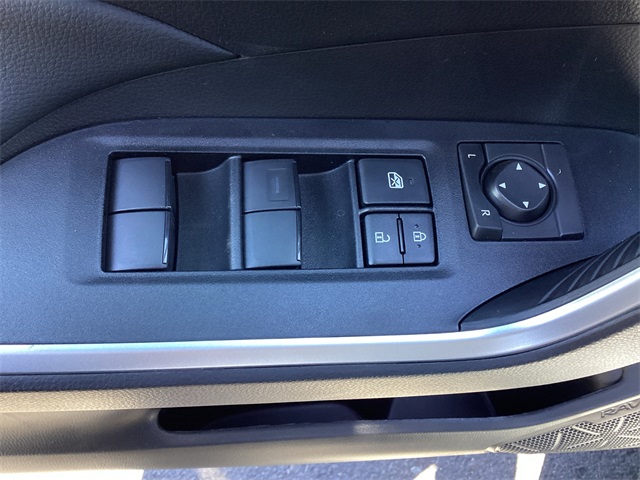 2025 Toyota RAV4 LE photo 23