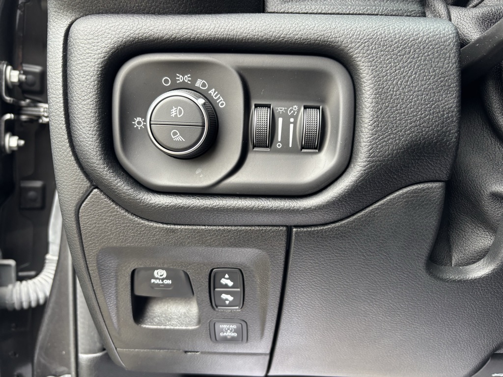 2021 Ram 1500 Laramie:16961TG