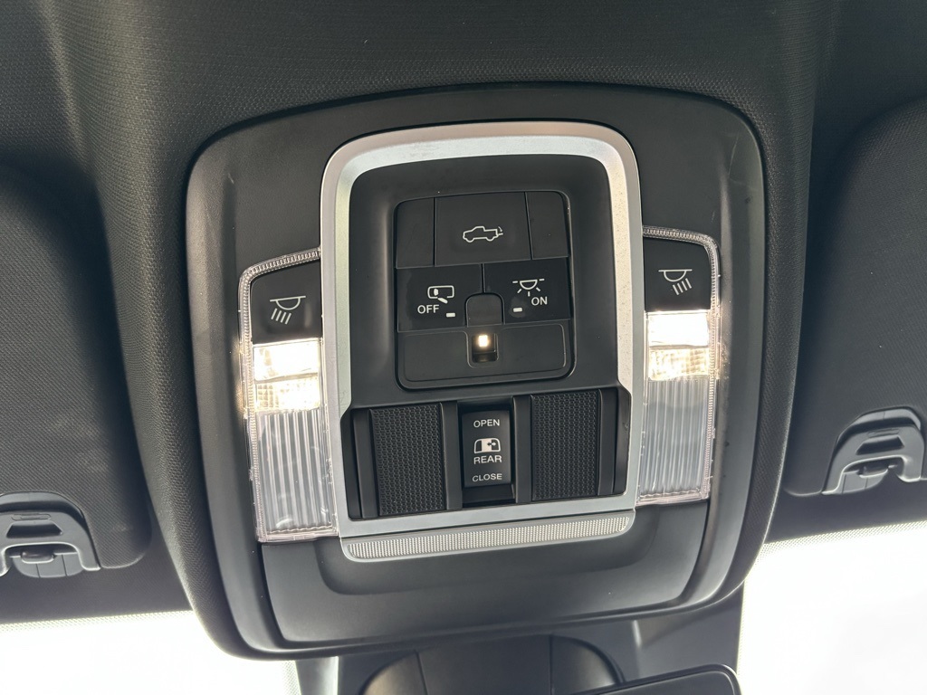 2021 Ram 1500 Laramie:16961TG