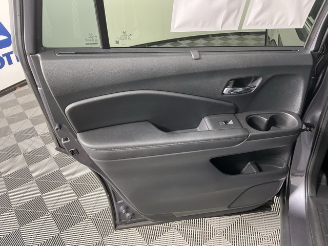 used 2022 Honda Pilot car, priced at $27,545