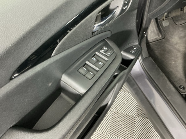 used 2022 Honda Pilot car, priced at $27,545