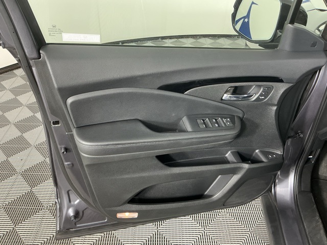 used 2022 Honda Pilot car, priced at $27,545
