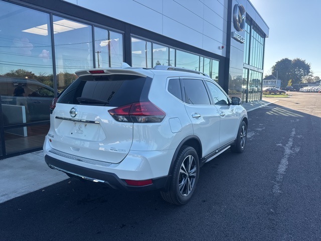 2018 Nissan Rogue SL photo 2